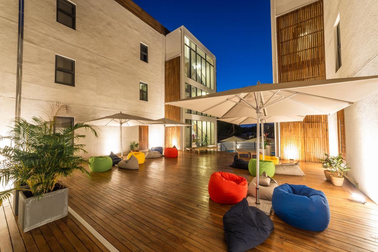 Penthouse 13 - One Bay Residence With Private Rooftop Terrace And Dip In Pool 페레이베레 외부 사진